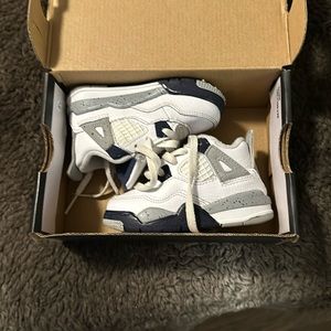 Nike Air Jordan 4 Retro Midnight navy UK 5c